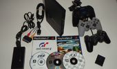 PS2 SLIM med tilbeh�r og spil.  800,-
